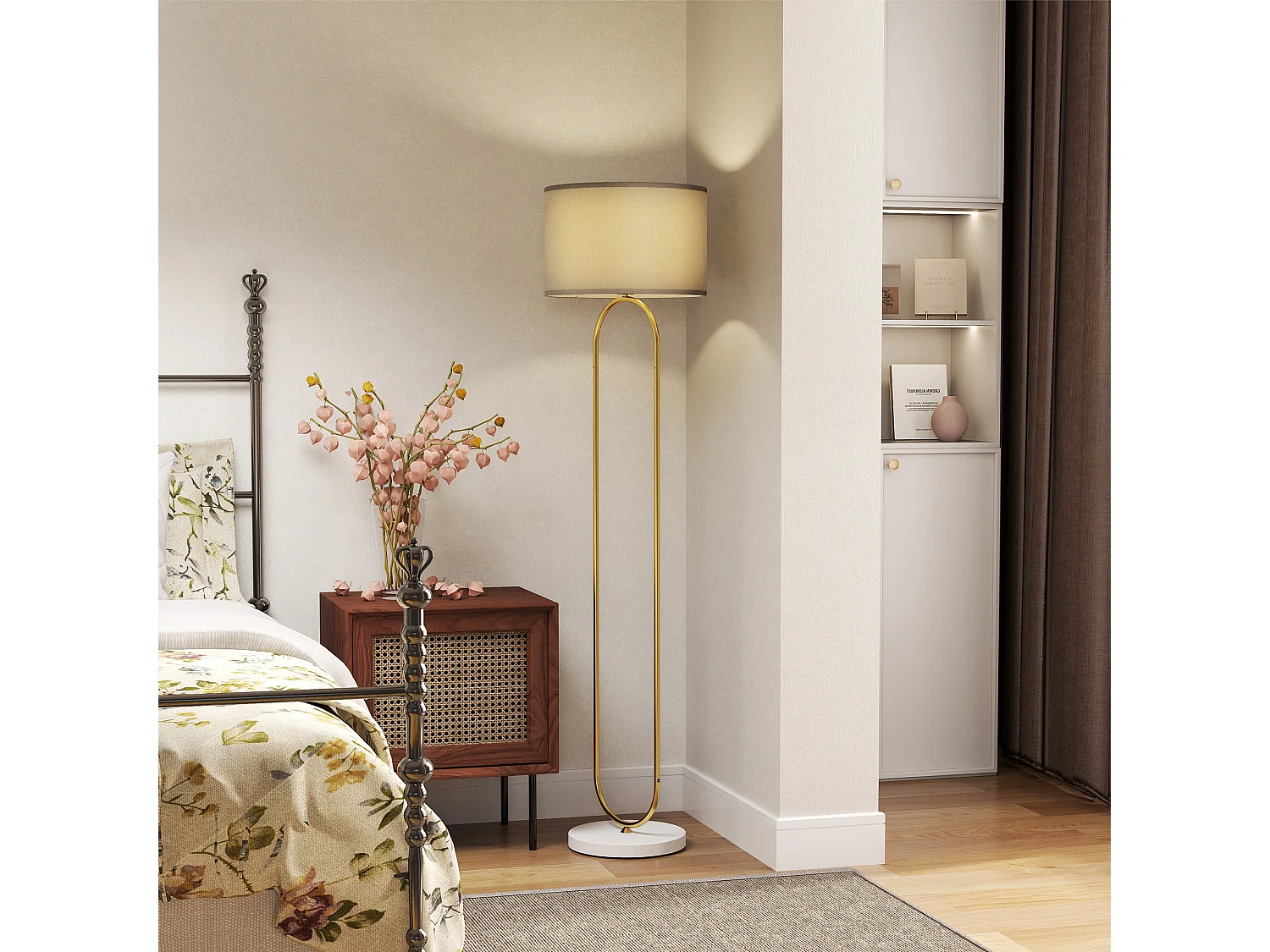 Lampada da terra con paralume in tessuto e tubi in metallo oro