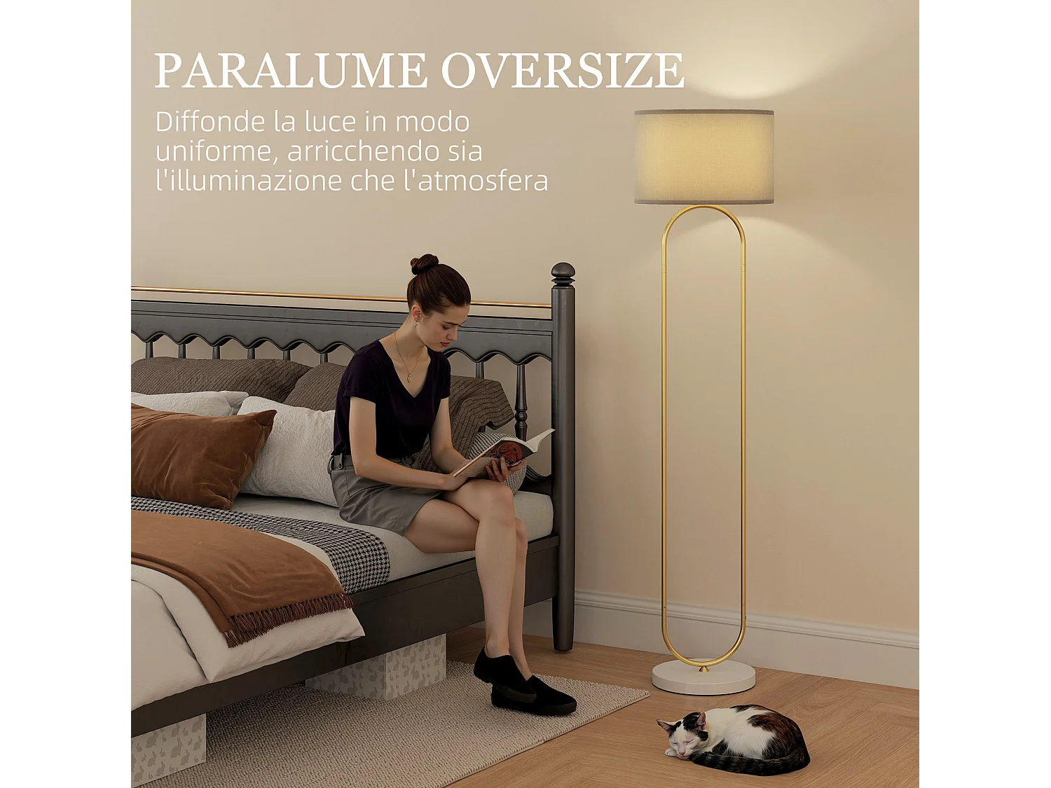 Lampada da terra con paralume in tessuto e tubi in metallo oro