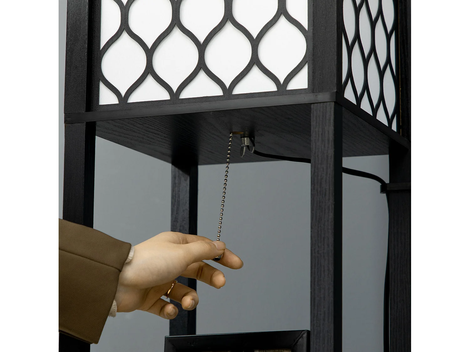 Lampada da terra a colonna in mdf e plastica pp con 2 ripiani