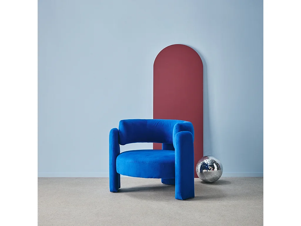 Fauteuil tripode en tissu bleu type feutrine