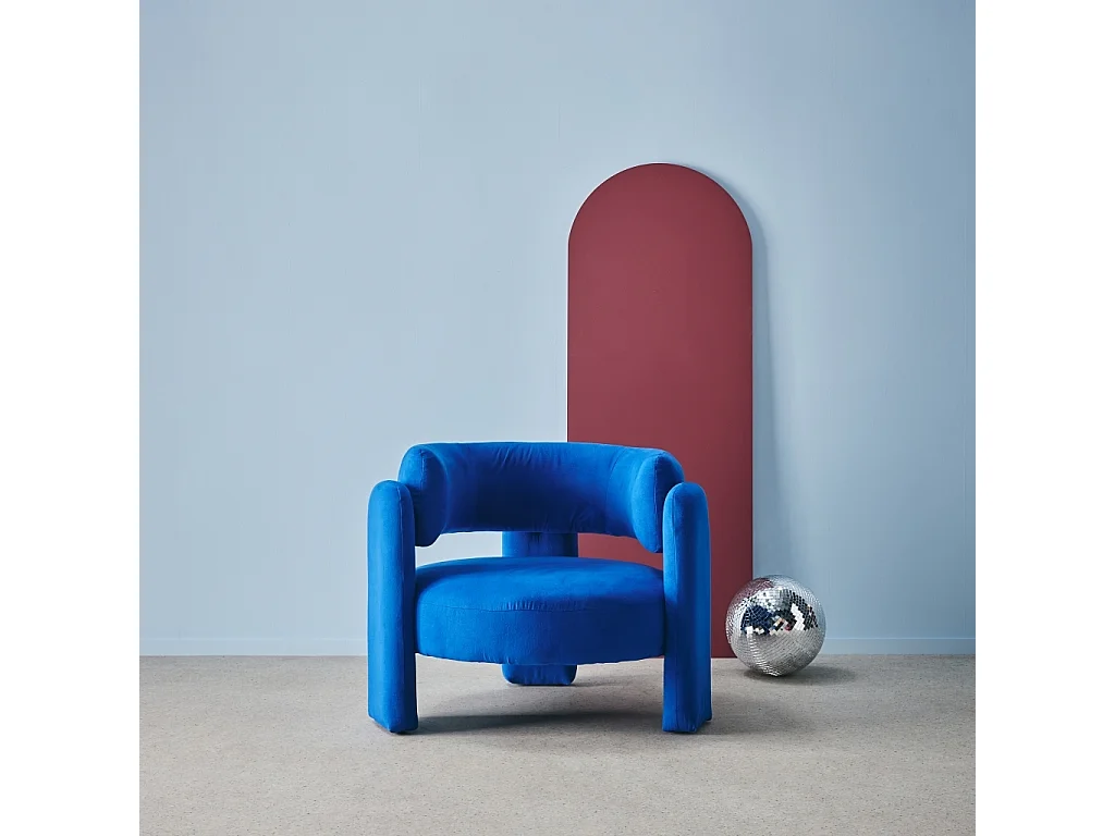 Fauteuil tripode en tissu bleu type feutrine