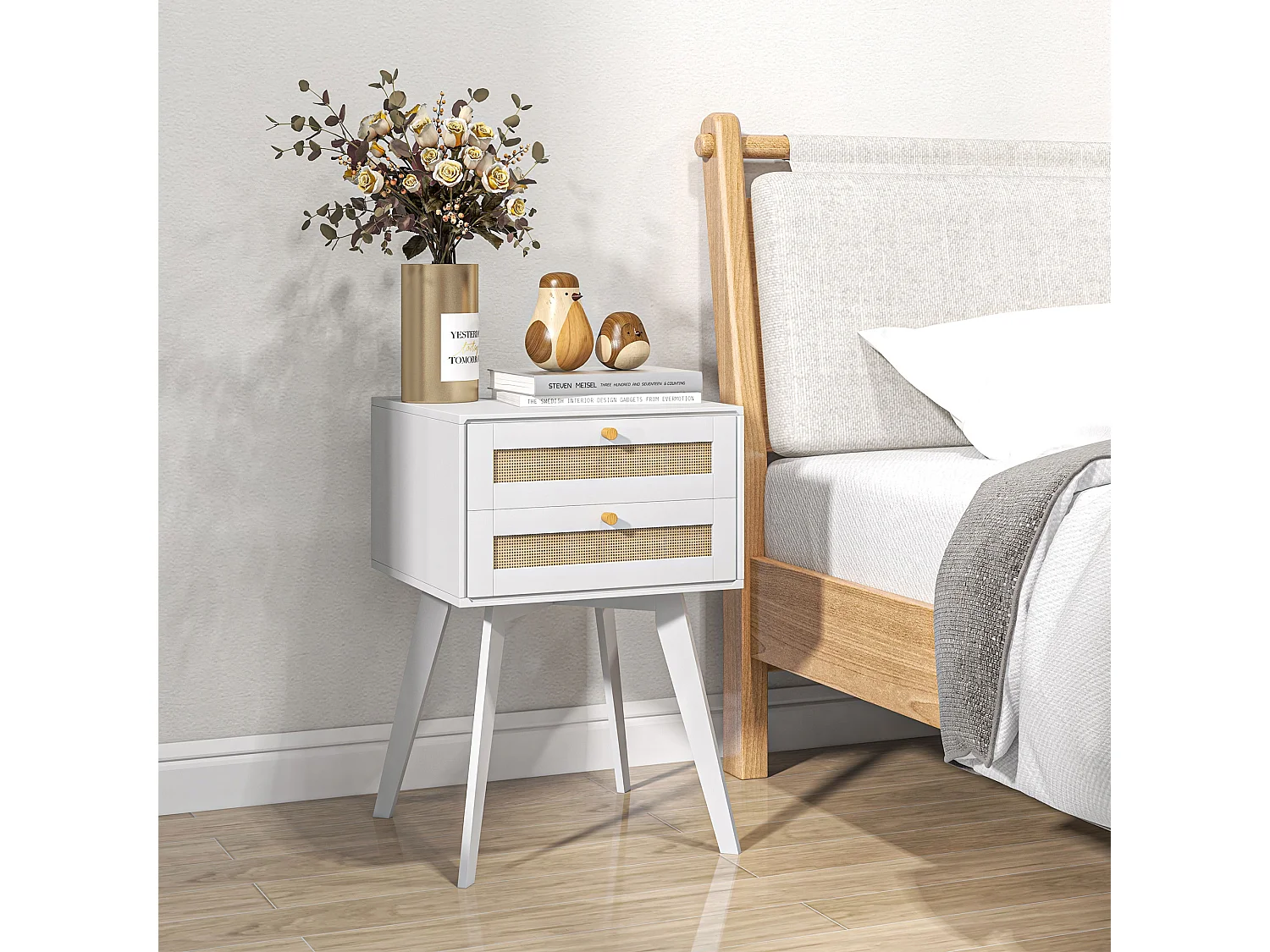 Mesa de Cabeceira Branca Boho com 2 Gavetas e Detalhes em Vime - Perfeita para Quarto e Sala de Estar