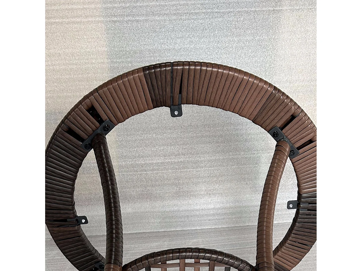 Mesa de Vime Redonda para Jardim com Estrutura de Aço e Tampo de Vidro - Ideal para Pátios e Varandas