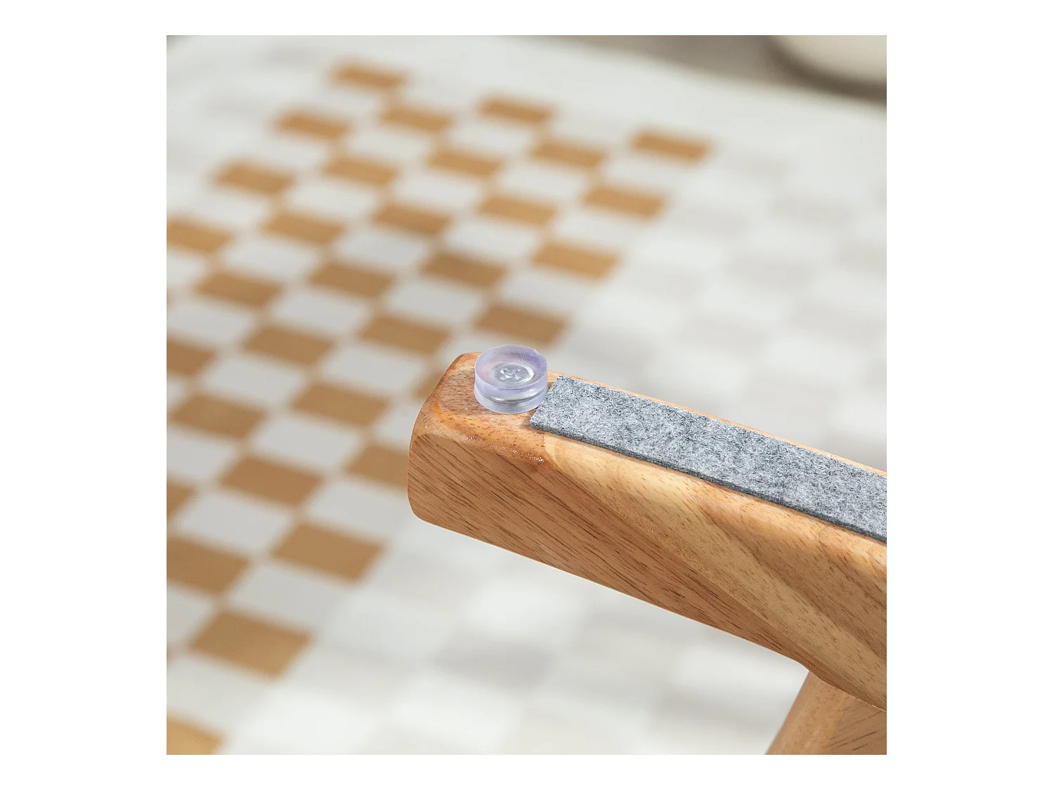 Mecedora Tánger Homcom respaldo acolchado + reposabrazos gris/natural 94,5x65x87 cm