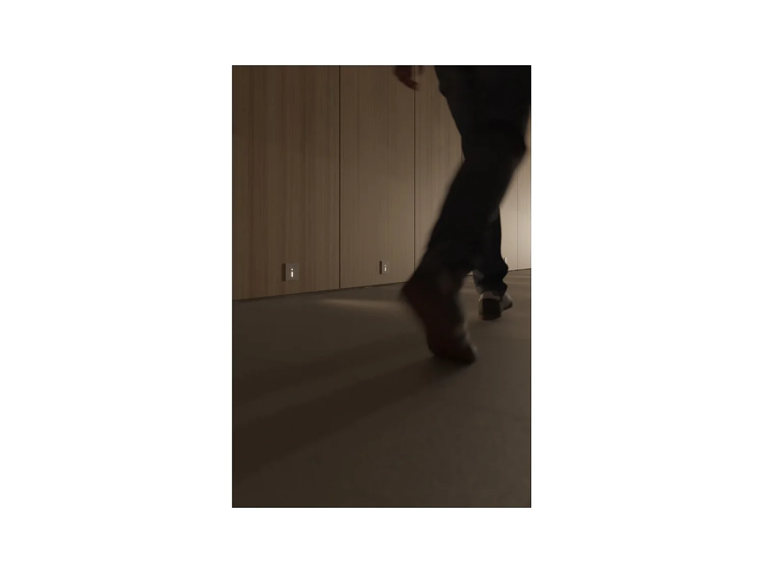 Beneito & Faure - Spot LED encastrable Lao 1,5 W - Capteur de présence et de crépuscule 2700 K/3200 K/4000 K - Noir et blanc