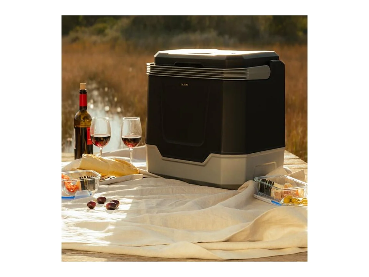 Nevera portátil Cecotec Bolero TravelCooling 33L función frío/calor negro 44,5x44x34 cm