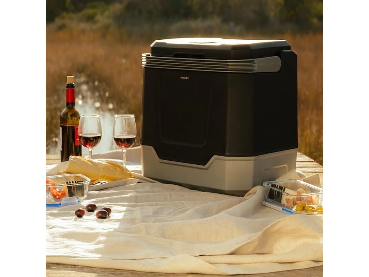Nevera portátil Cecotec Bolero TravelCooling 33L función frío/calor negro 44,5x44x34 cm