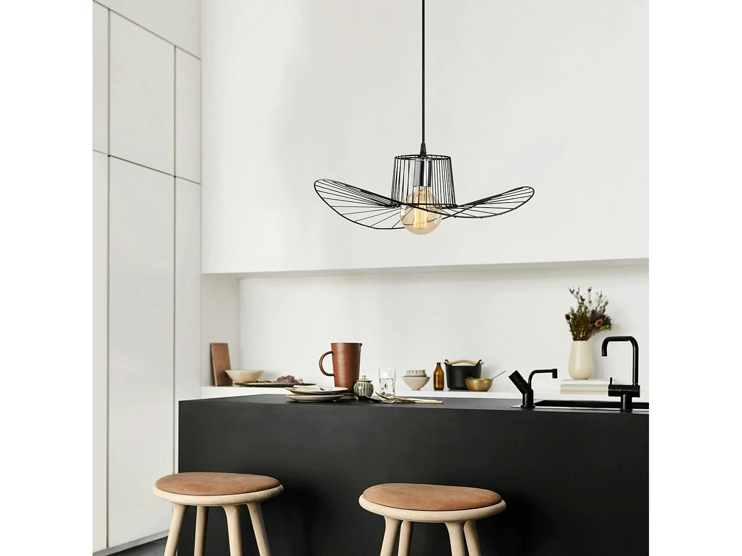 Suspension design noire métal filaire forme ondulée SINOP