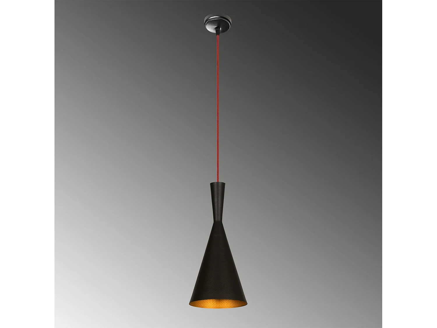 Lampe de chevet suspendue noire mat câble rouge, forme cône SILE