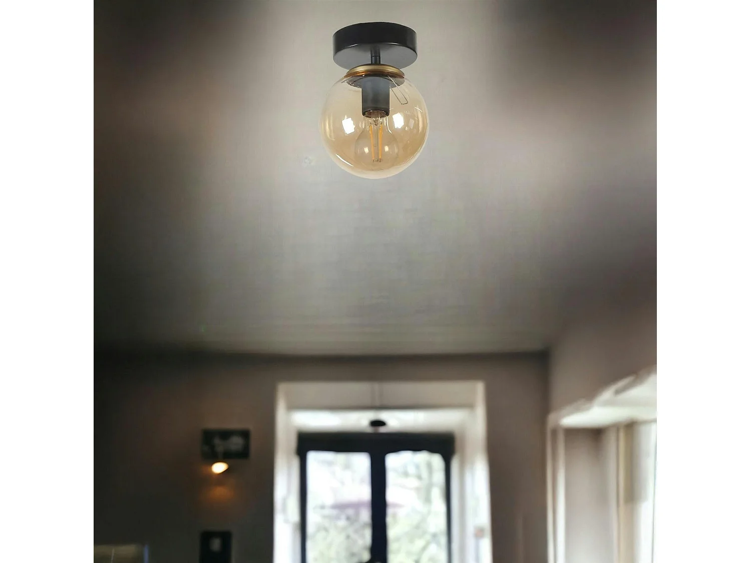 Plafonnier globe verre ambré, finition noire SIERRE