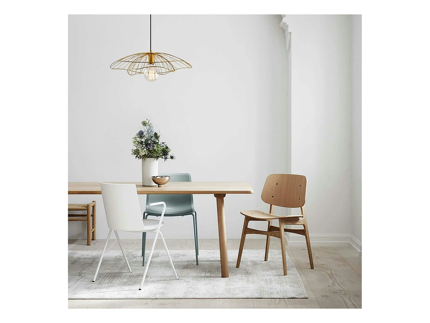 Suspension design métal doré filaire forme fleur SINOP