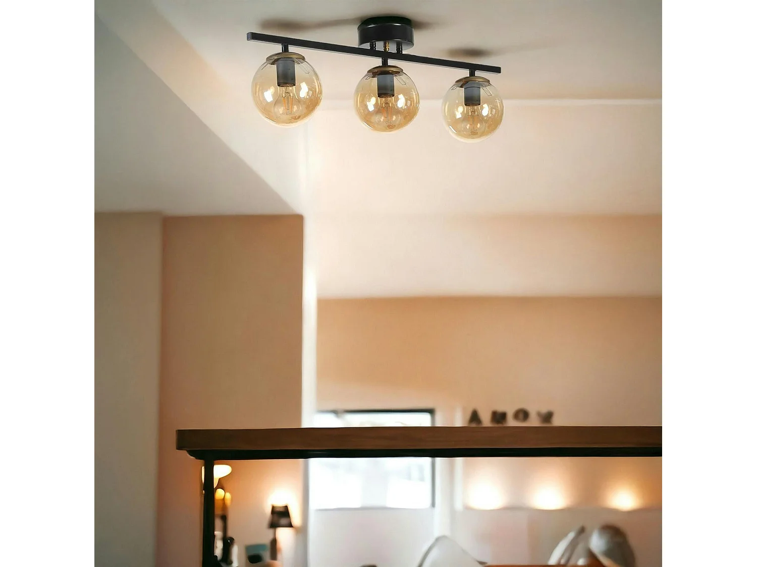 Plafonnier moderne métal noir 3 globes verre ambré SIERRE