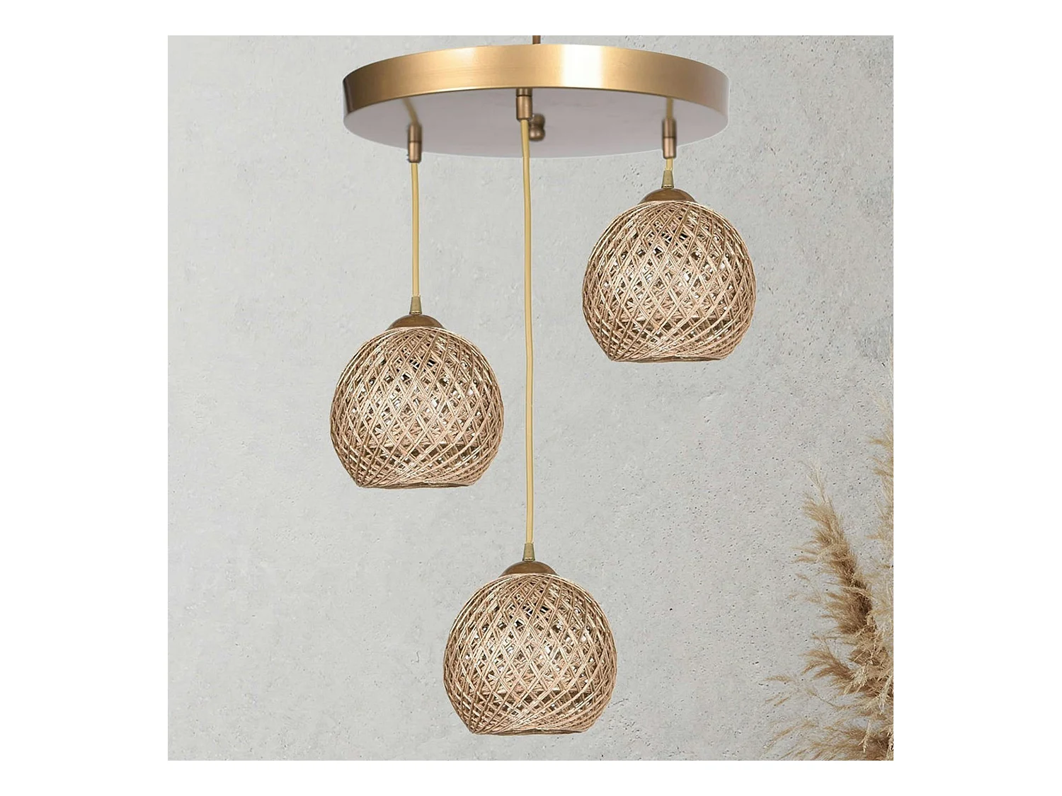 Suspension moderne 3 abat-jour tressés finition dorée AROSA