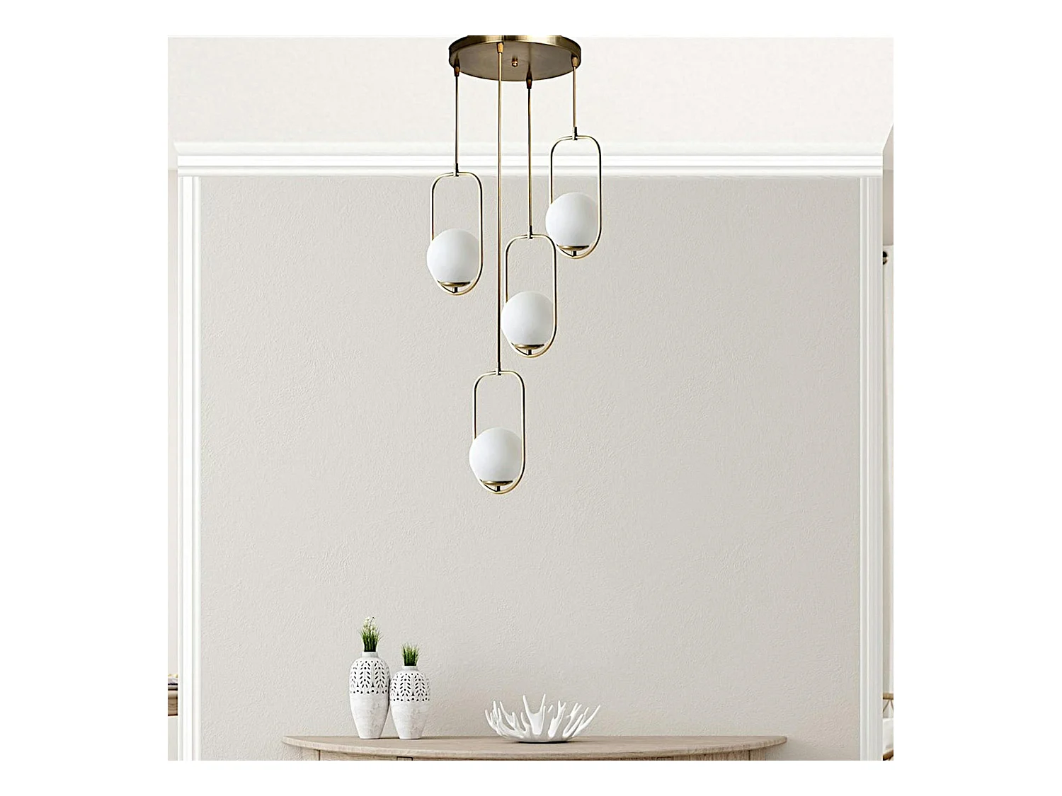 Suspension vintage cuivrée 4 globes blancs sur cadres SIERRE