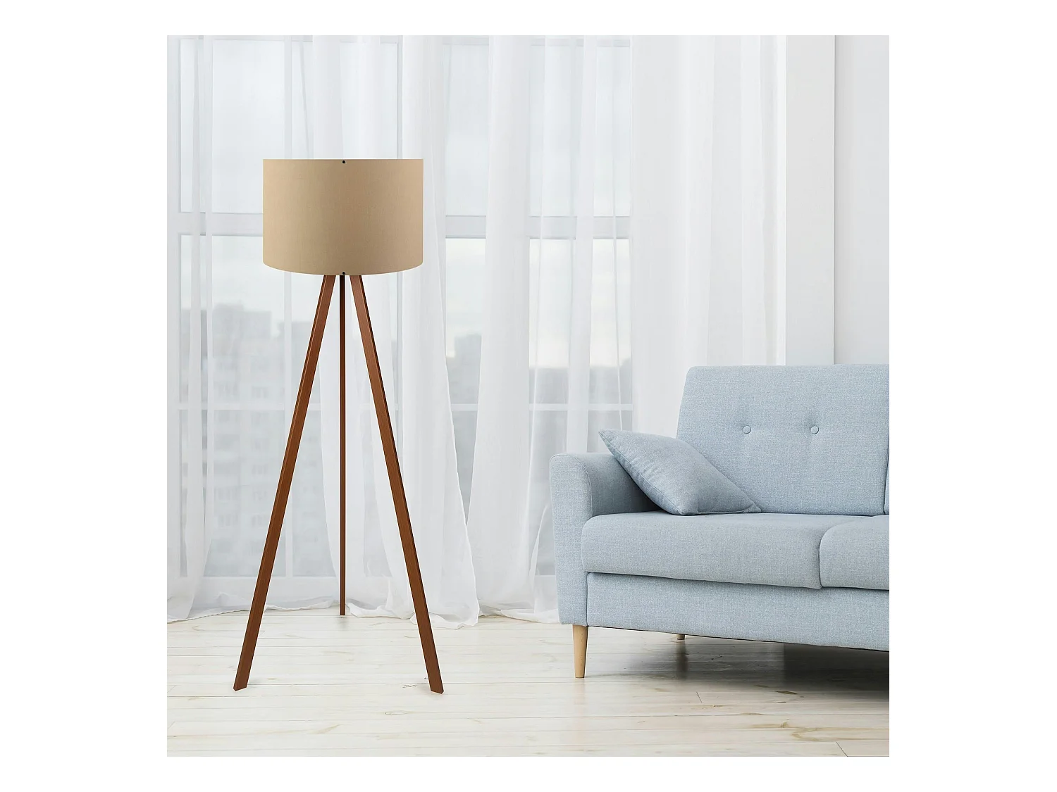 Lampadaire trépied effet bois noyer, abat-jour beige KILIS