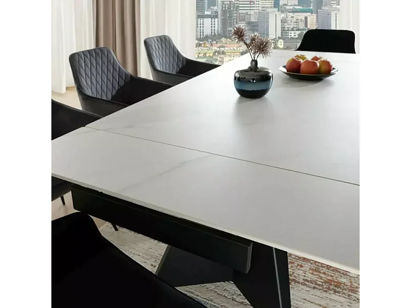 Chaise noire en velours pivotante avec retour automatique et ressorts LOTINDA