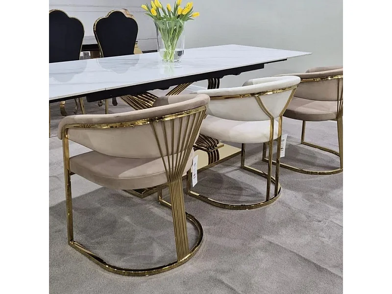Chaise velours beige avec structure acier doré assise élégante et arrondie REINY