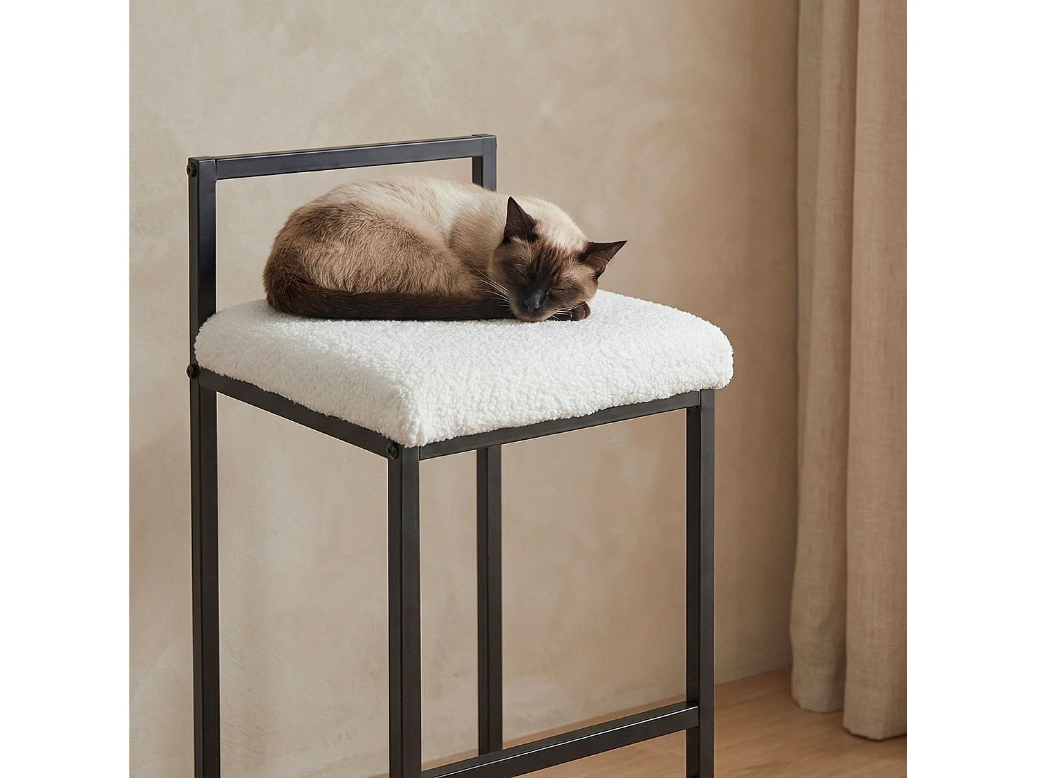 Tabouret de bar en métal Drakkar Noir et Tissu bouclette Crème