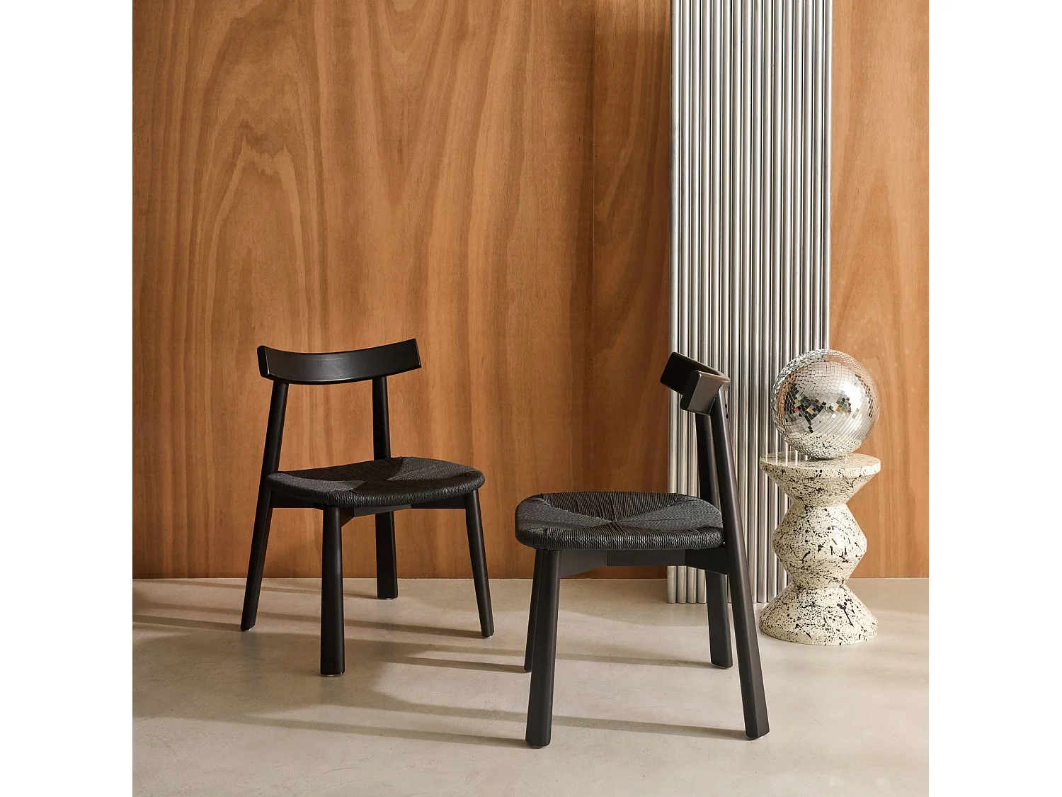 Silla escandinava de madera de hevea con asiento de cuerda, set de 2