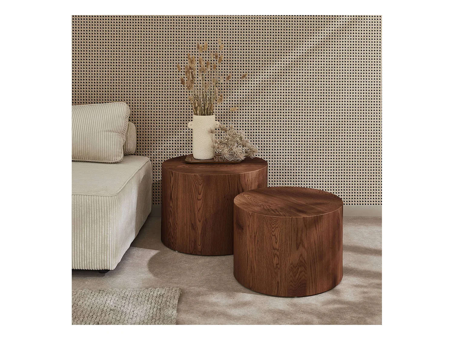 Lot de 2 tables basses rondes effet noyer. Ø58 x H 40cm / Ø50 x H 33cm SYLVA