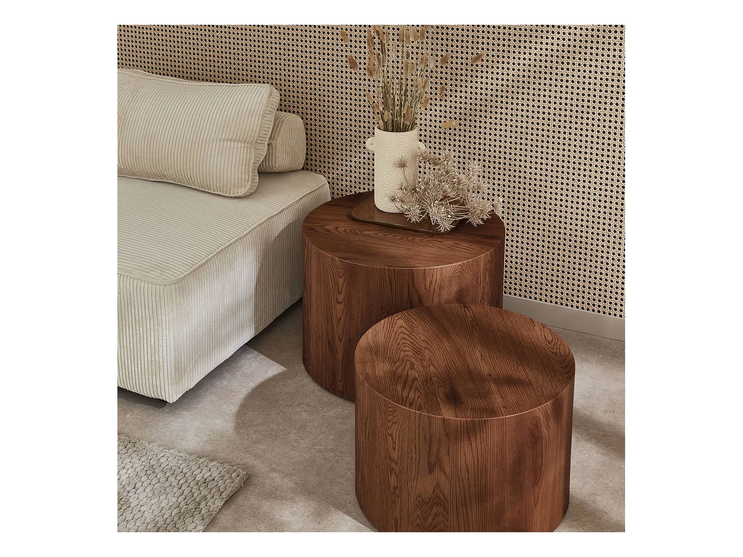 Lot de 2 tables basses rondes effet noyer. Ø58 x H 40cm / Ø50 x H 33cm SYLVA