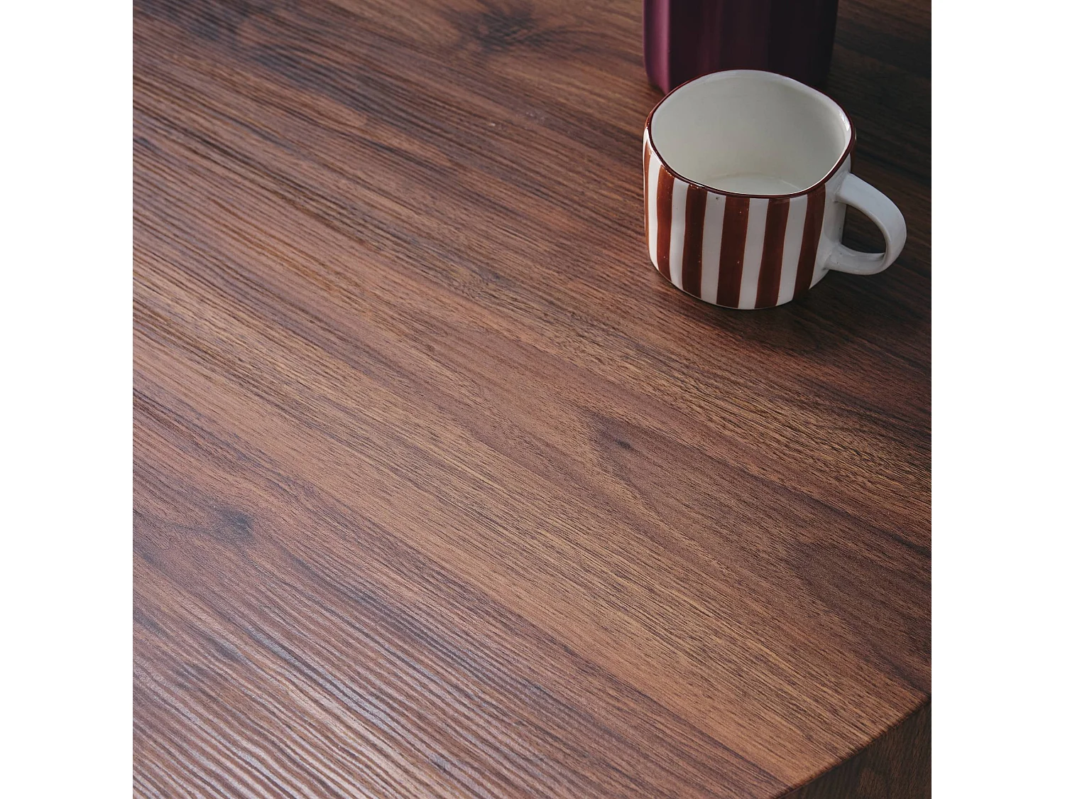 Tavolino rotondo, noce