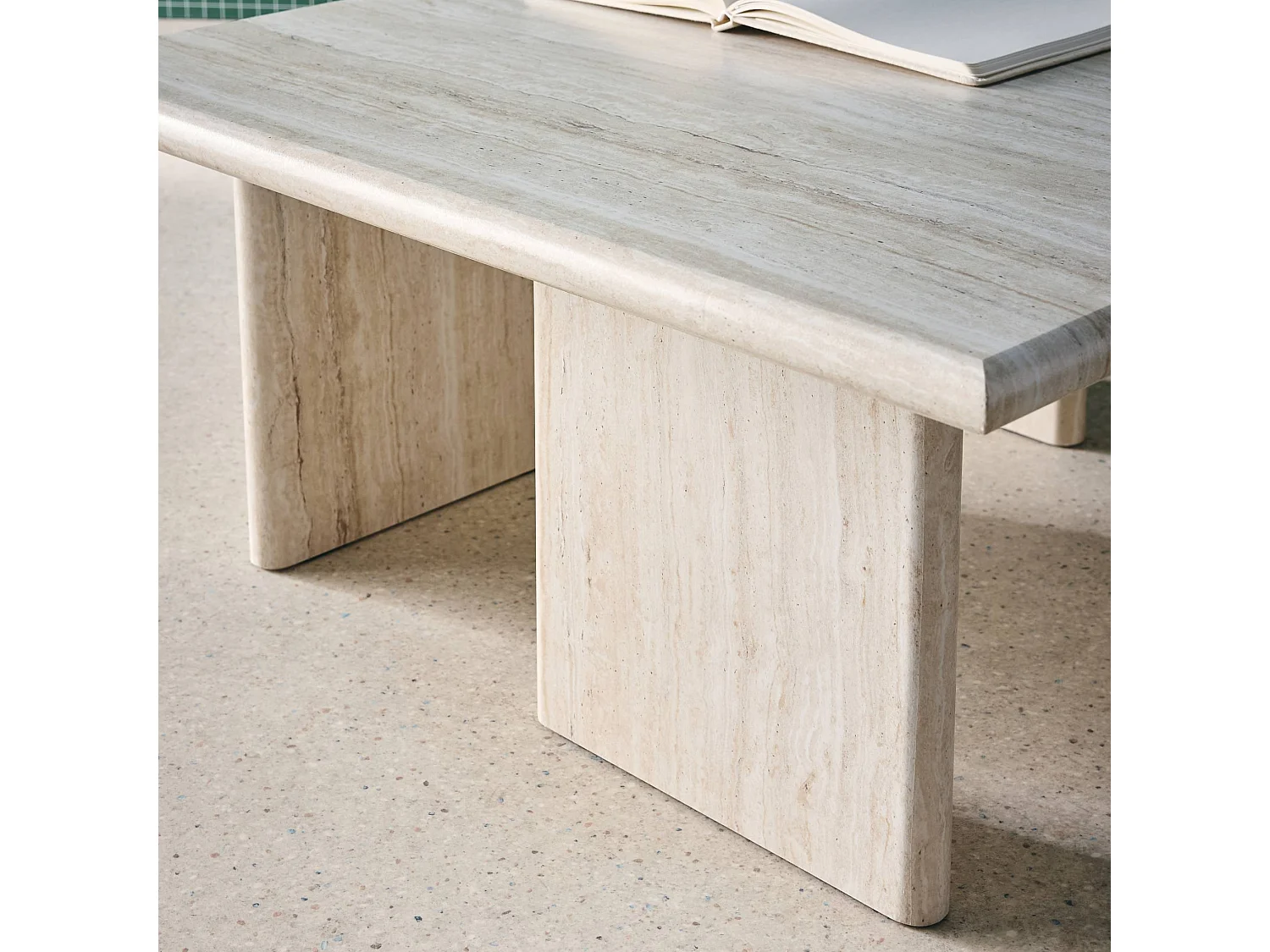 Tavolino quadrato effetto legno, beige travertino