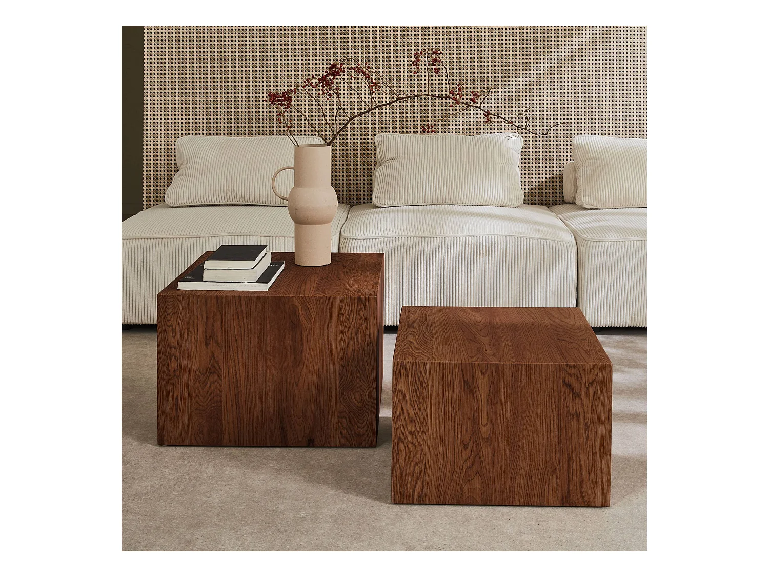 Lot de 2 tables basses rondes effet noyer. Ø58 x H 40cm / Ø50 x H 33cm SYLVA