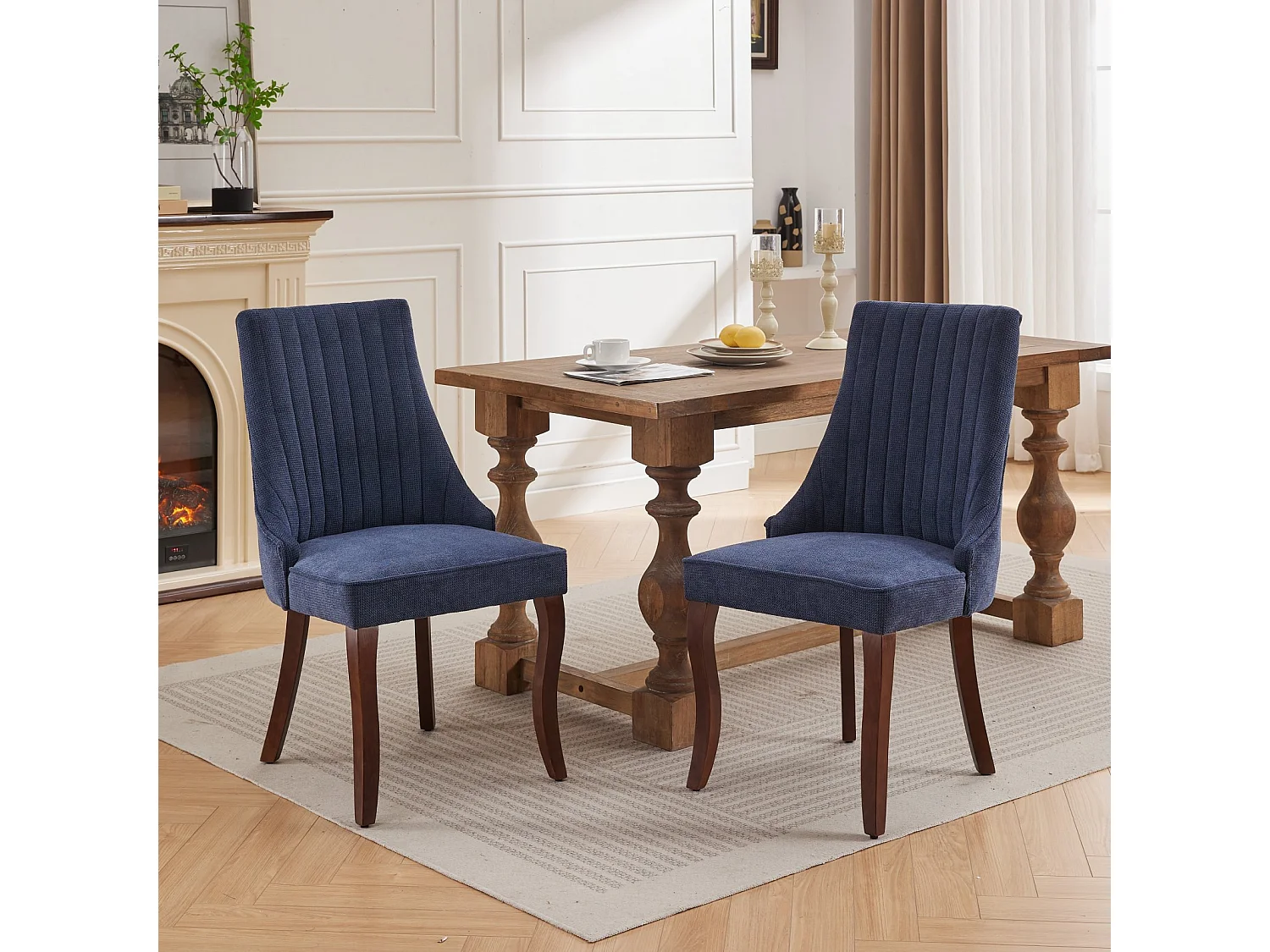 Set van 2 blauwe stoelen met gebogen houten poten en hoge rugleuningen