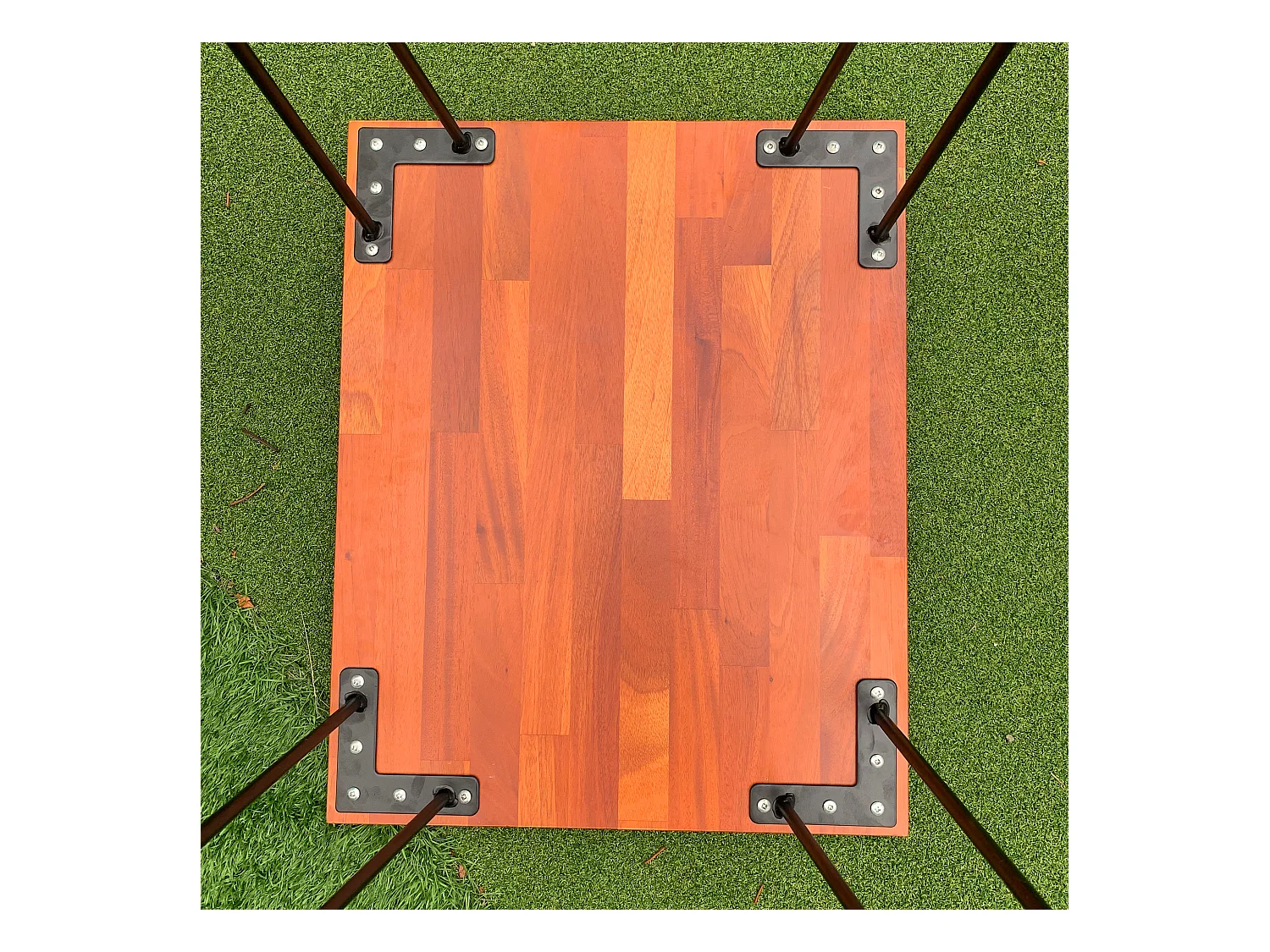 Table basse en bois texturé, pieds noirs 55,5x45x53cm