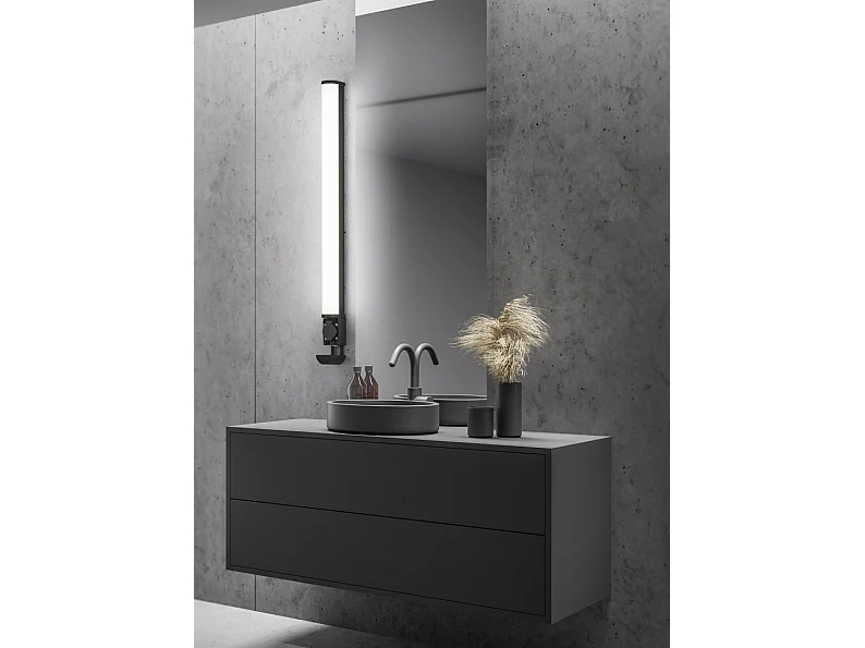 Applique LED, plastica, nero opaco, 79x5,5x7 cm, Piera