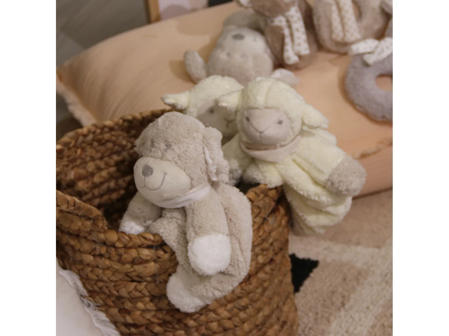 Peluche de oveja 22,4 x 24,4 cm