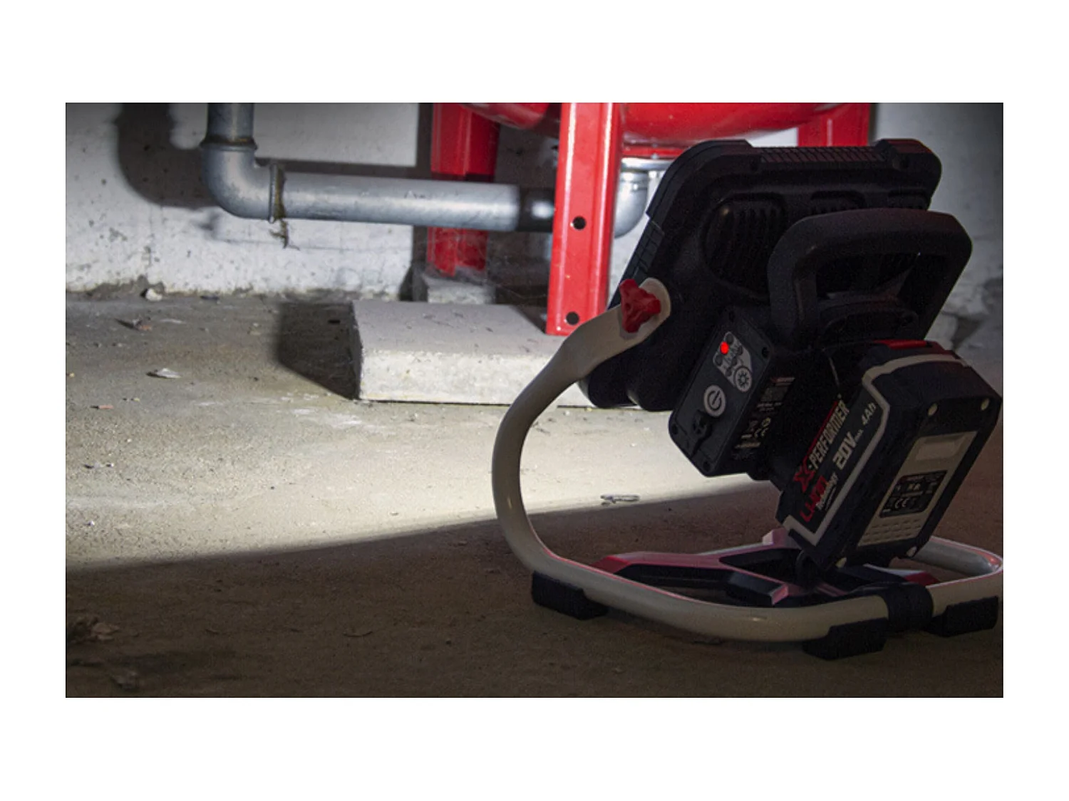 Projecteur LED de chantier 20V X-Performer - 30W max - Sans batterie ni chargeur