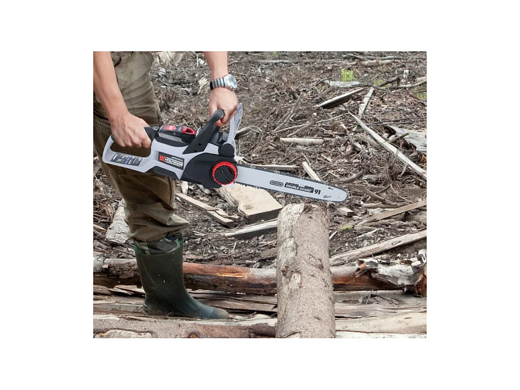 Tronçonneuse sur batterie VOLTKORE 40 V avec batterie 4 Ah et chargeur - Guide Oregon 356 mm