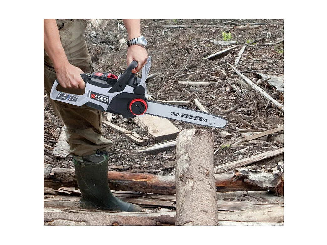 Tronçonneuse sur batterie VOLTKORE 40 V avec batterie 4 Ah et chargeur - Guide Oregon 356 mm