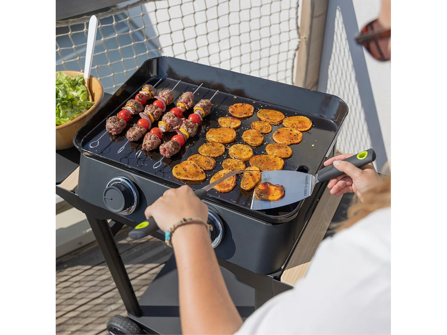 Plancha au gaz DUNE 60 SC sur chariot – Fonte émaillée et bambou – 2 brûleurs – 4 kW