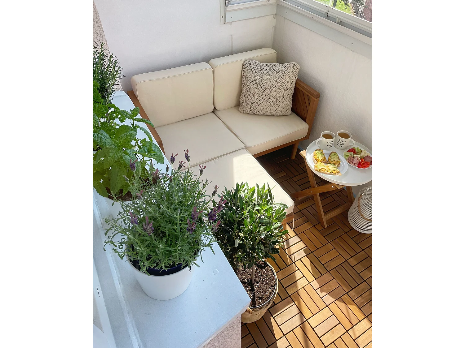 Ensemble de salon de jardin avec table et ottoman 4 places BARATTI Acacia Marron