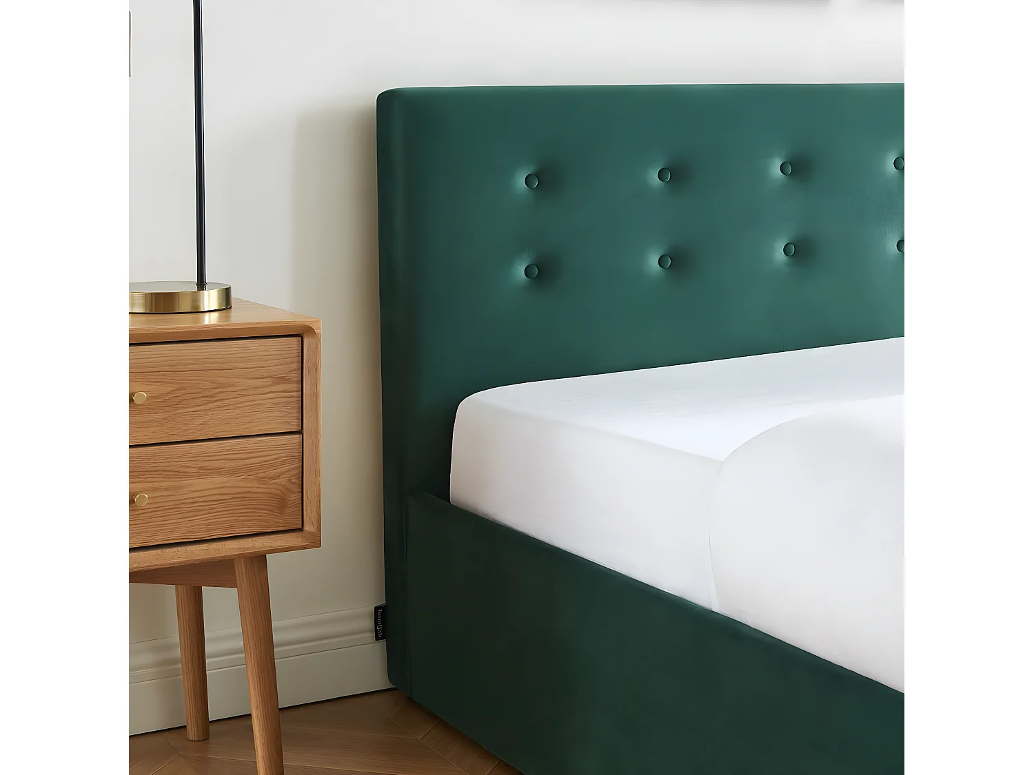 Lit coffre 180x200 en velours vert avec tête de lit et sommier à lattes - Tina