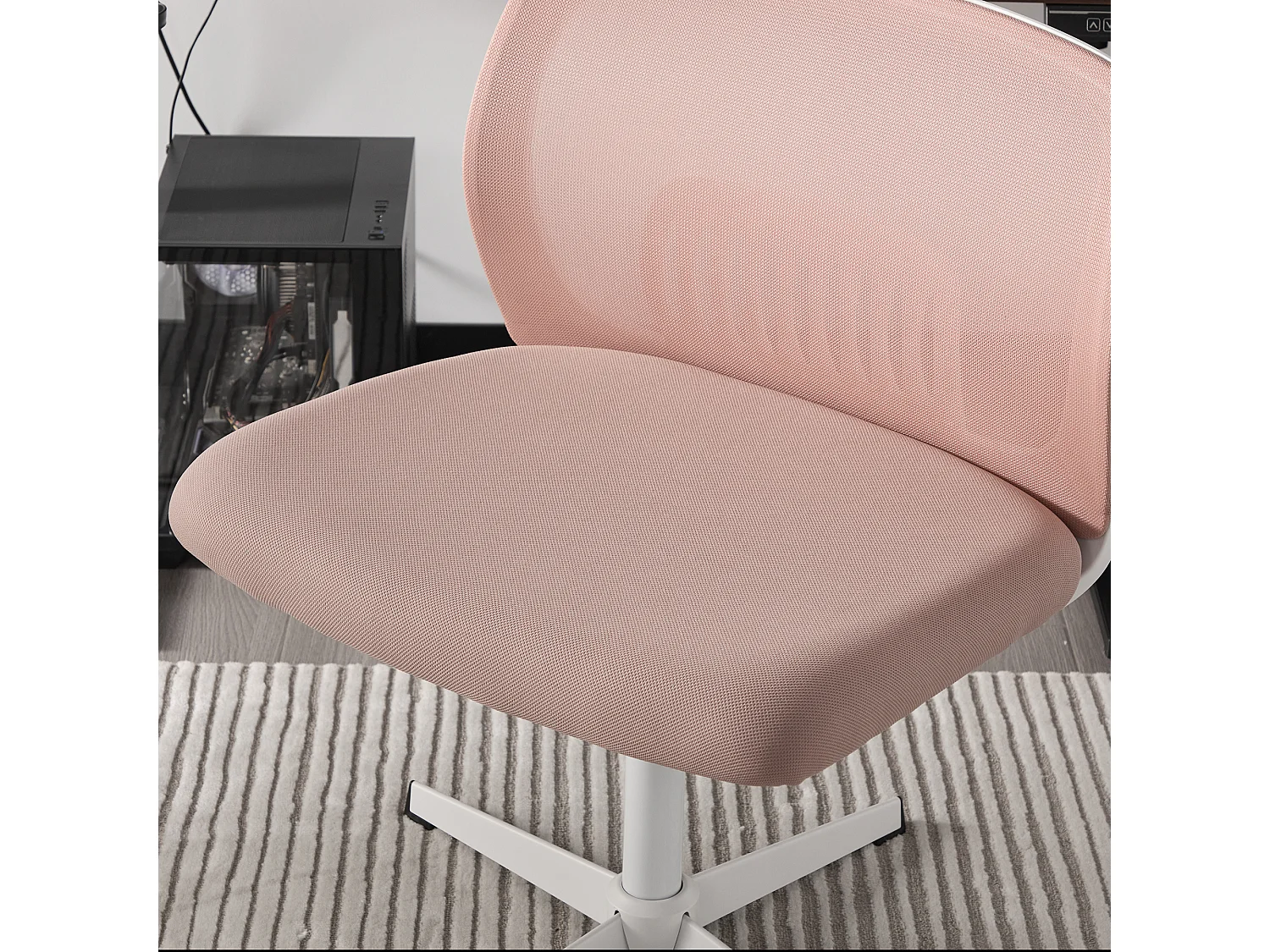 Fauteuil pivotant — réglable en hauteur — mesh rose respirant — dossier ergonomique