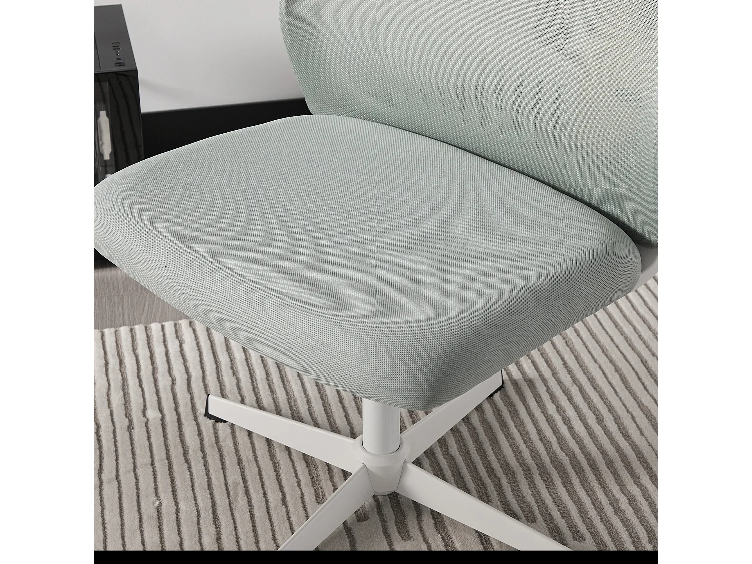 Fauteuil pivotant — réglable en hauteur — mesh gris respirant — dossier ergonomique