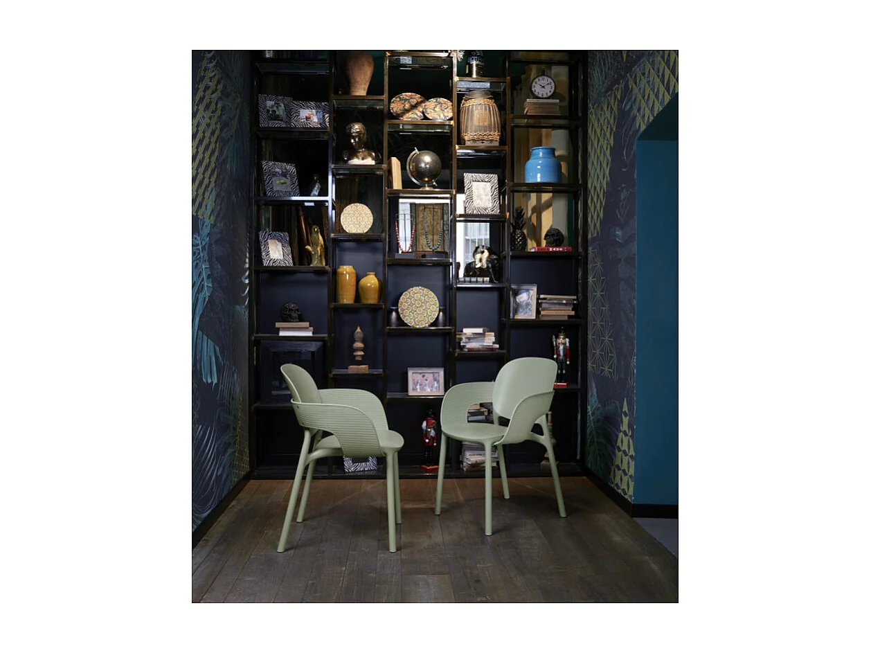 Lot de 2 - Chaise avec accoudoirs outdoor indoor en plastique recyclé HUG