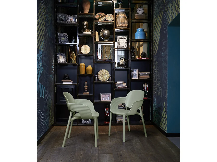 Lot de 2 - Chaise avec accoudoirs outdoor indoor en plastique recyclé HUG