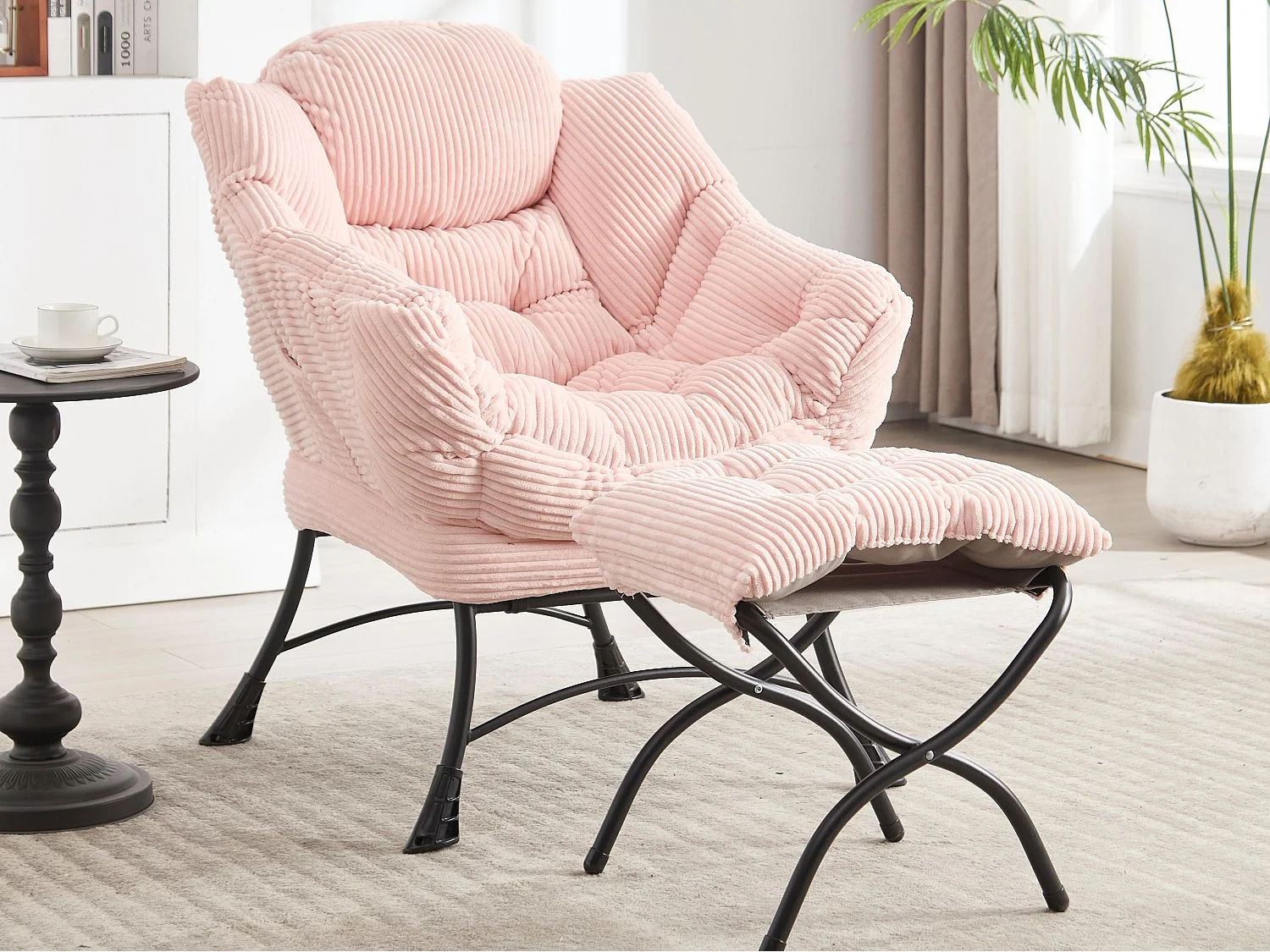 Fauteuil en velours côtelé rose - Repose-pieds pratique - Poche latérale pour téléphone - Style moelleux et spacieux - Parfait pour salon ou chambre
