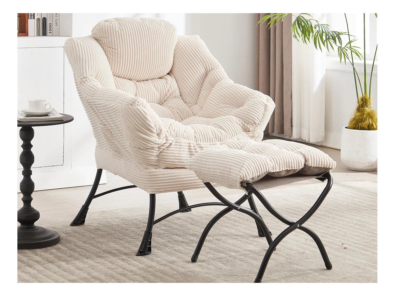 Fauteuil en velours côtelé beige - Repose-pieds pratique - Poche latérale pour téléphone - Style moelleux et spacieux - Parfait pour salon ou chambre