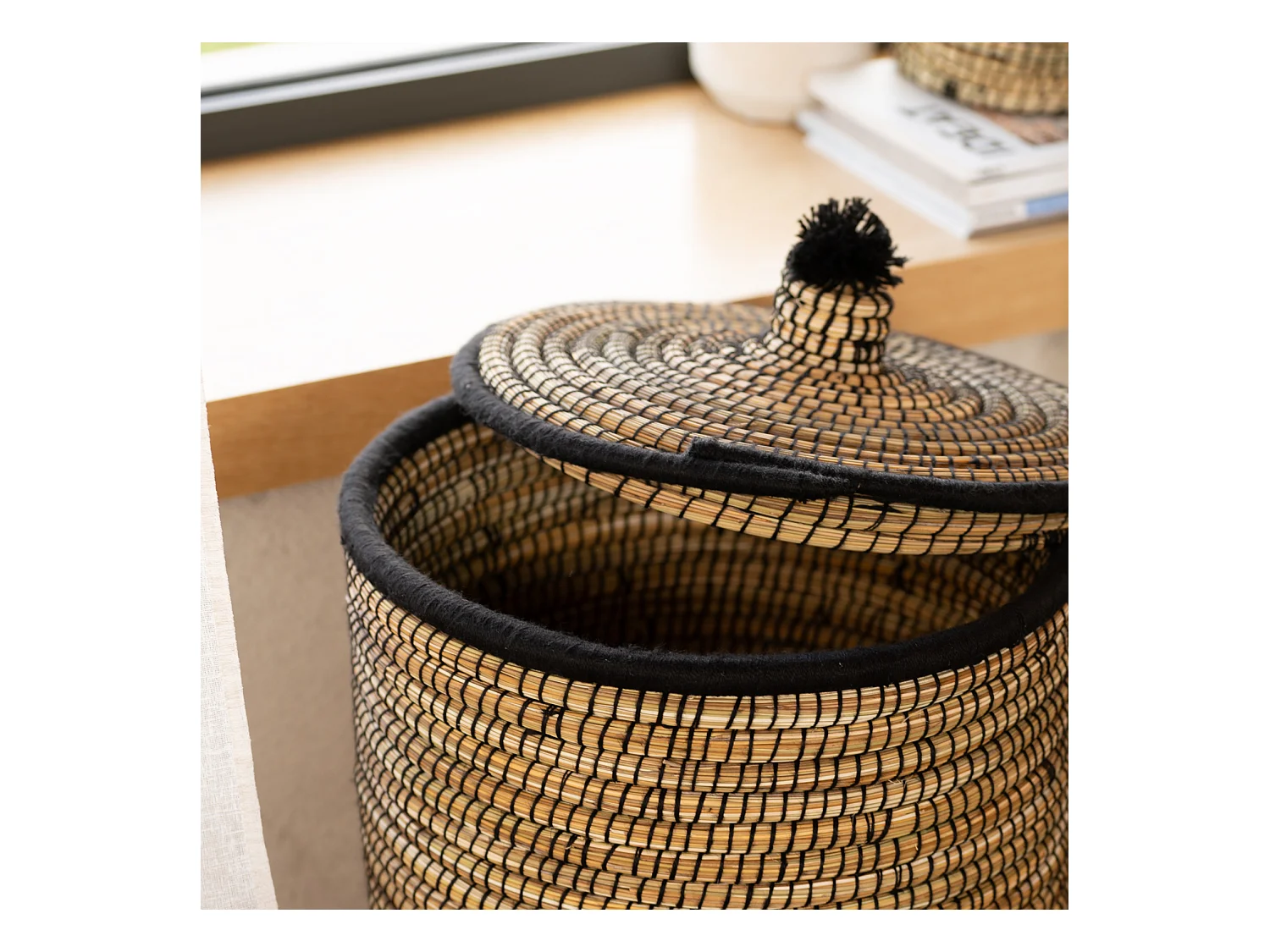 Panier à linge en fibres naturelles et laine