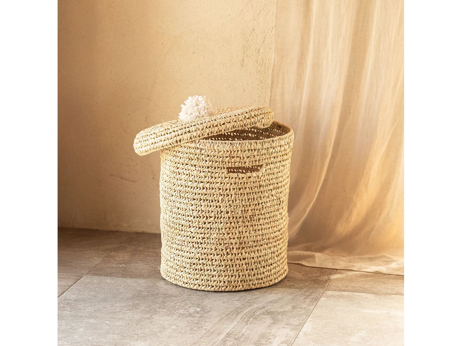 Panière a linge ajourée couvercle pompon