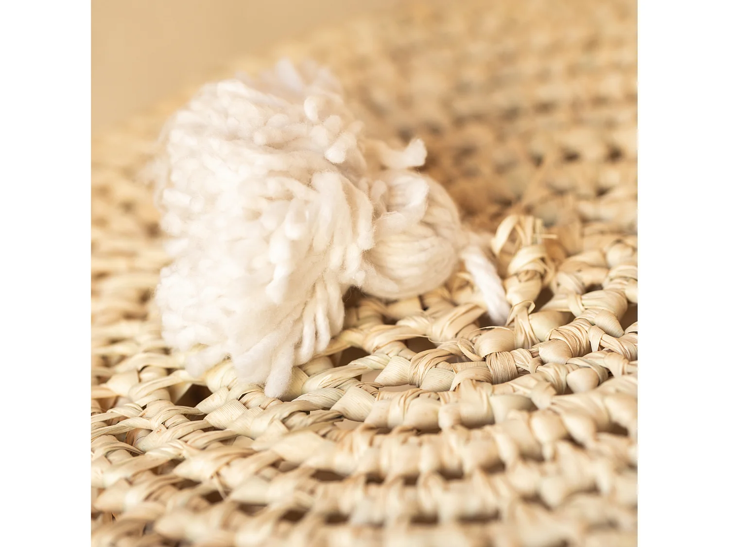 Panière a linge ajourée couvercle pompon