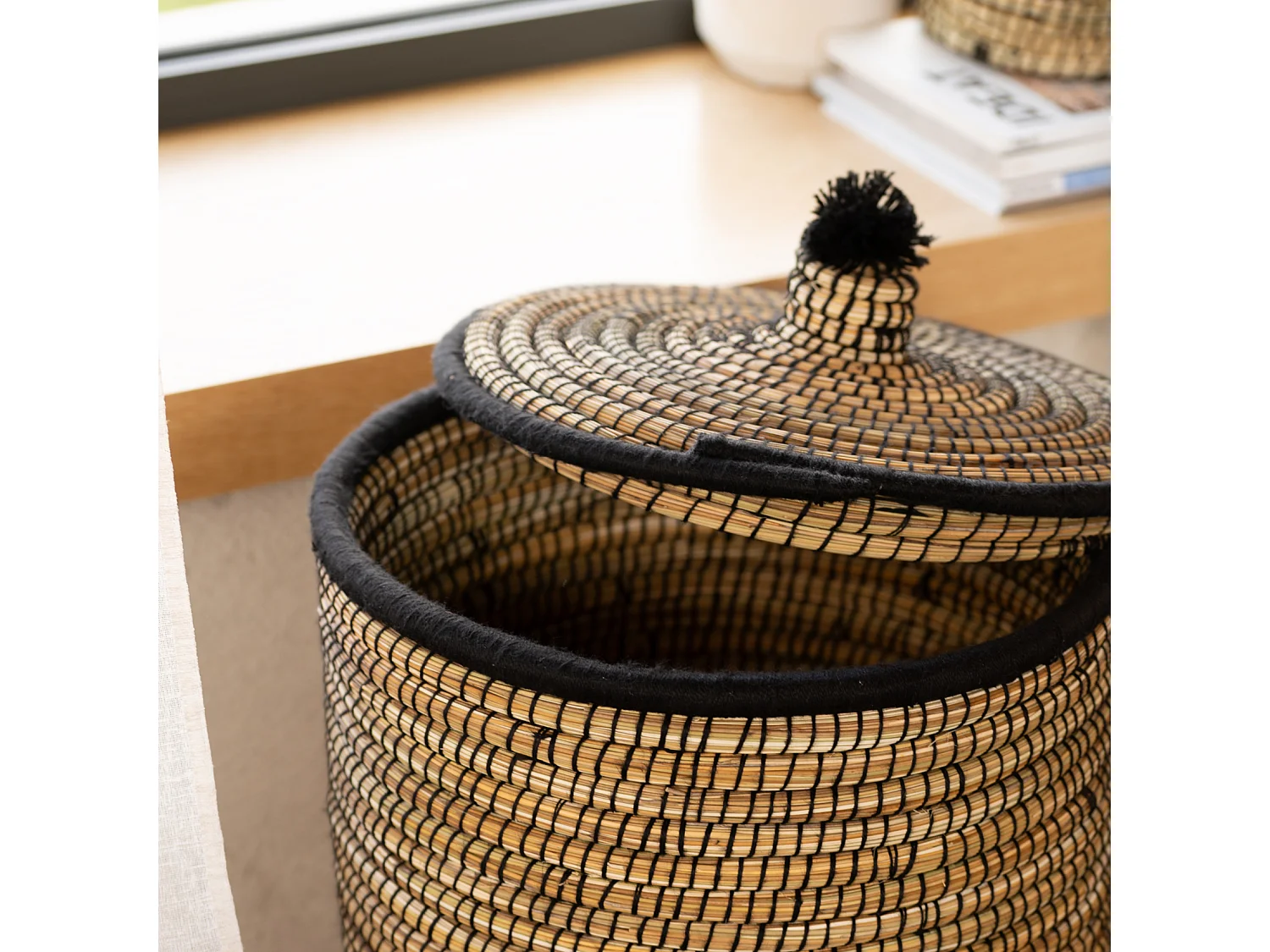 Panier à linge en fibres végétales et laine