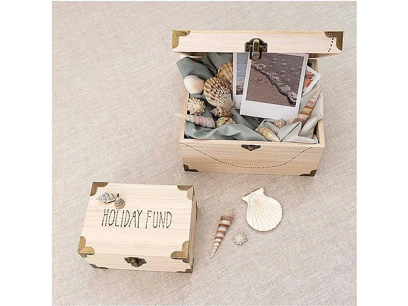 Coffret trésor bois avec armatures 20 x 16 x 11 cm