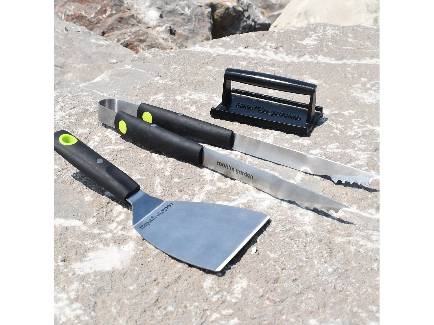 Kit d'ustensiles aimantés pour plancha – Spatule, pince et pressoir